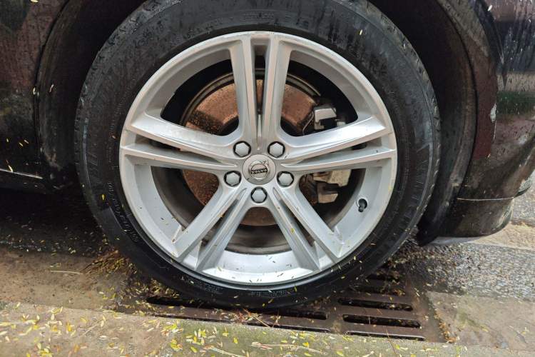 Used Volvo S90 2019 T5 Zhiyi Edition Right Front Wheel Hub