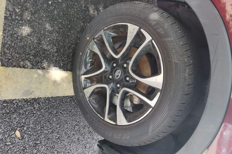 Used Soueast DX7 2015 1.5T Automatic Luxury Model Right Front Wheel Hub