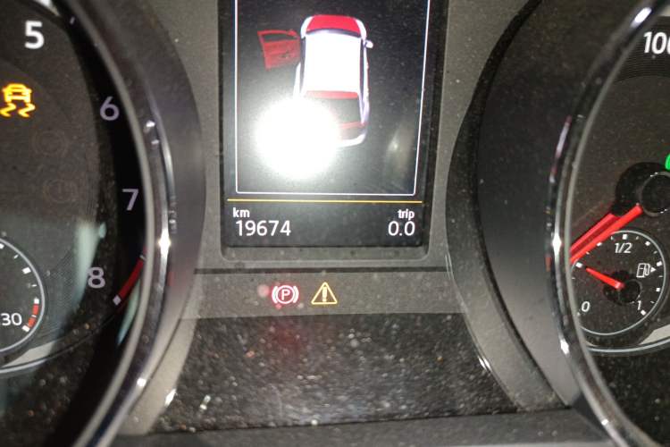 Used Volkswagen Tiguan L 2017 330TSI Automatic Two-Wheel Drive Flagship Edition Odometer Close Up