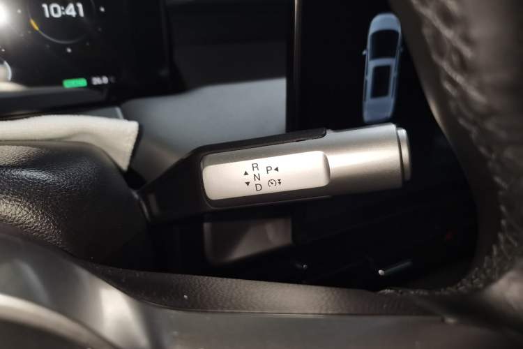 Used AION Y 2023 Plus 610 Enjoy Edition Gear Lever