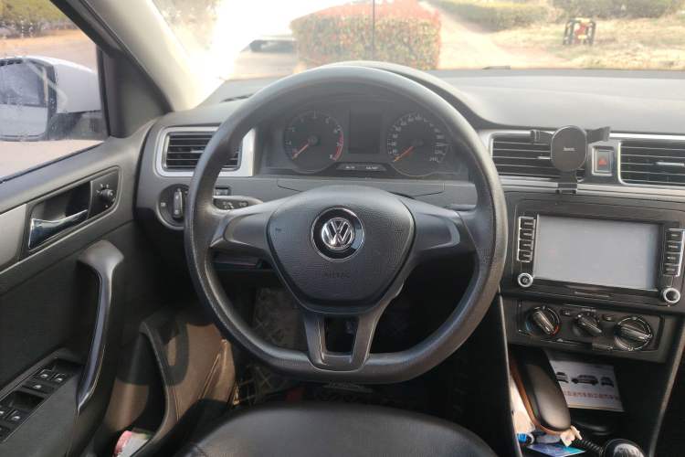 Used Volkswagen Santana 2015 HaoNa 1.6L Manual Fashion Edition