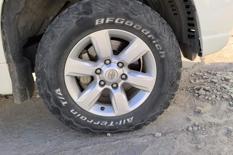 Used Toyota Prado 2016 2.7L Automatic Standard Edition Right Front Wheel Hub