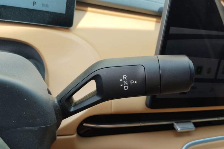 Used Geely Galaxy Xingjian 7 EM-i 2025 120km Exploration+ Version
