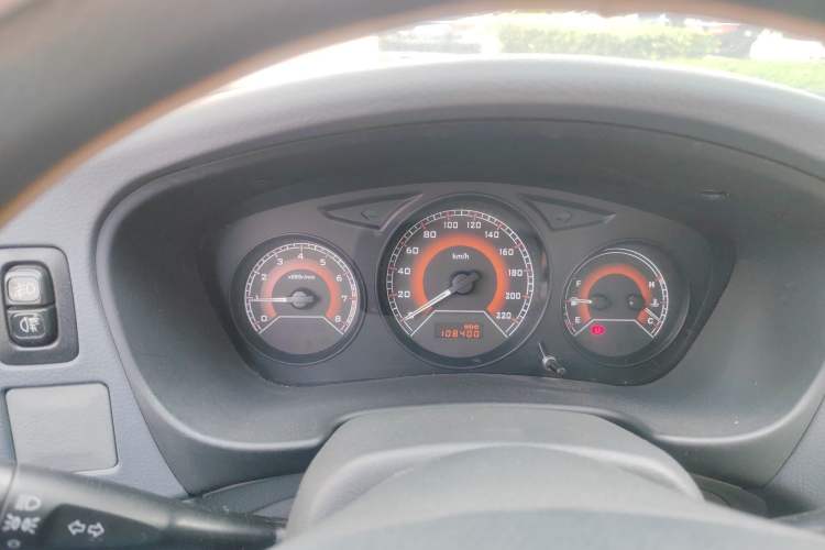 Used Soueast V3 Lingyue 2011 1.5L Manual Upgrade Edition Instrument Cluster