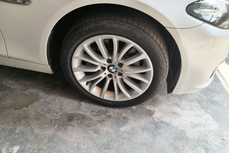 Used BMW 5 Series 2014 525Li Luxury Design Package
