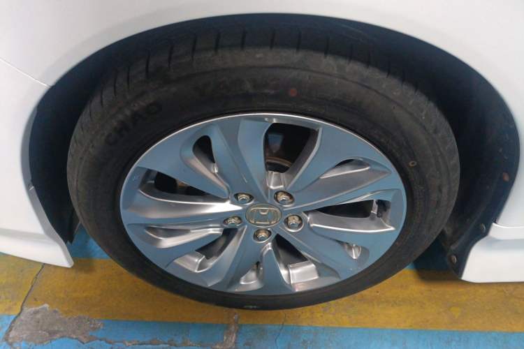 Used Honda Jade 2017 1.8L Automatic Classic Edition 5 seats Left Front Wheel Hub