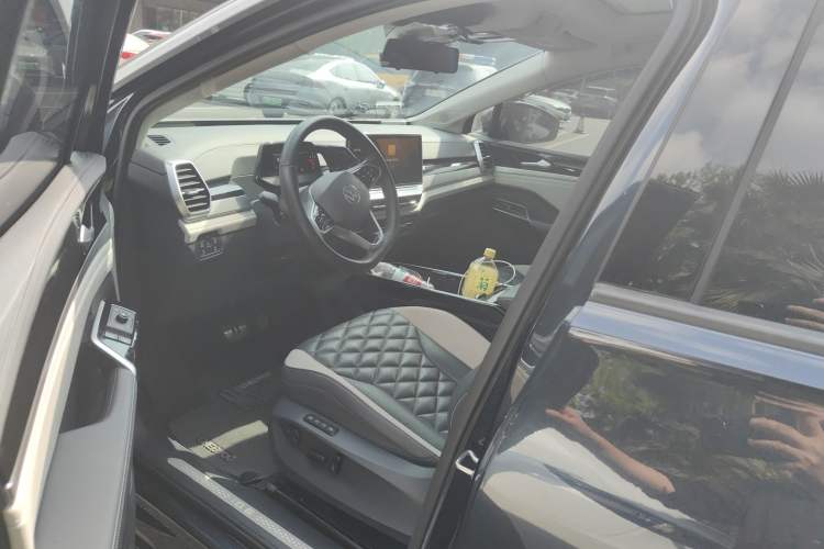 Used Volkswagen ID.6 CROZZ 2021 Long-Range PRO Edition Driver Seat