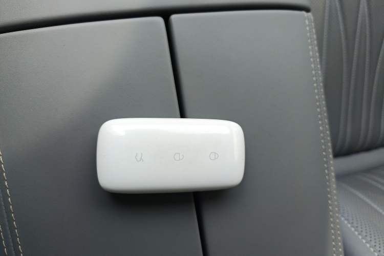 Used Geely Galaxy E8 2025 700 km Long-Range Intelligent Driving Version Vehicle Key