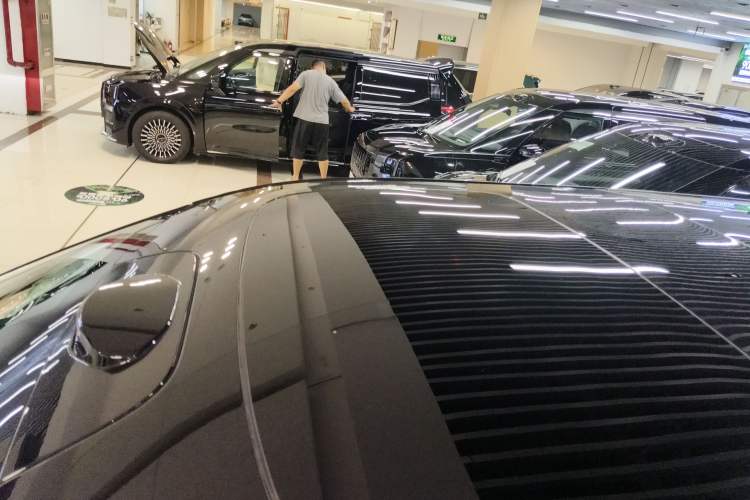 Used Zeekr 009 2024 7-Seater Aisle Version 108 kWh