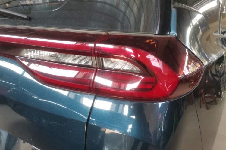 Used GAC Trumpchi M6 2019 270T DCT Luxury Edition (7-seater) China VI Exterior 3