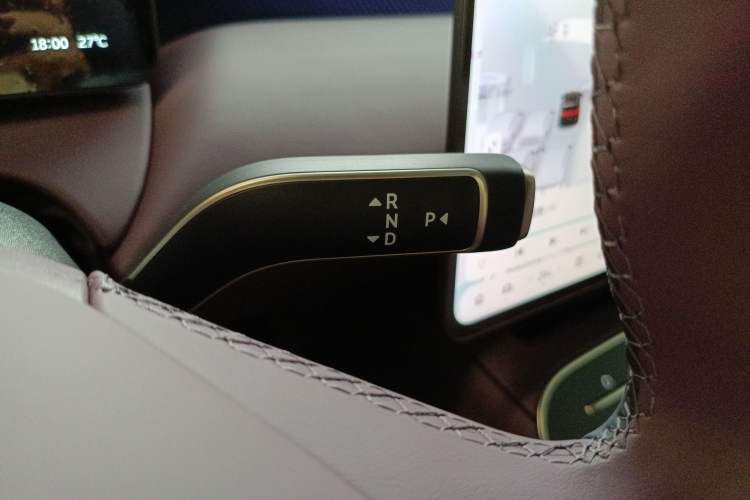 Used Nio ET5T 2025 100kWh Touring Gear Lever