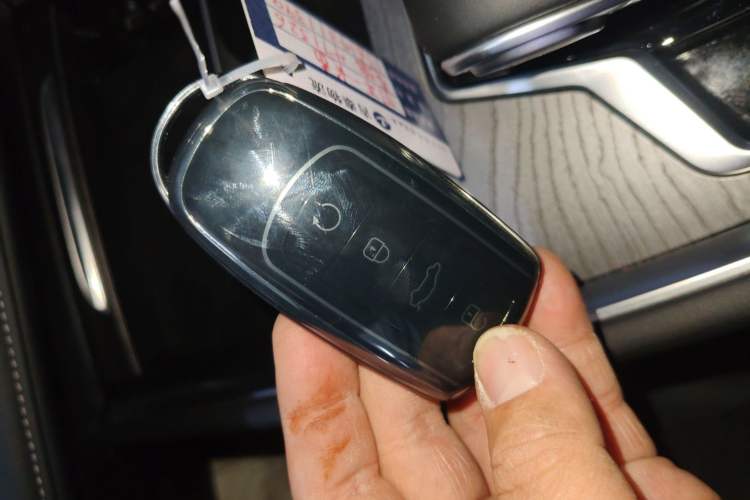 Used Chery Tiggo 8 PRO 2025 290T Two-Wheel-Drive Luxury Edition Vehicle Key