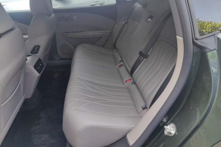 Used Geely Galaxy 8 2025 130km EM-P Starship Edition