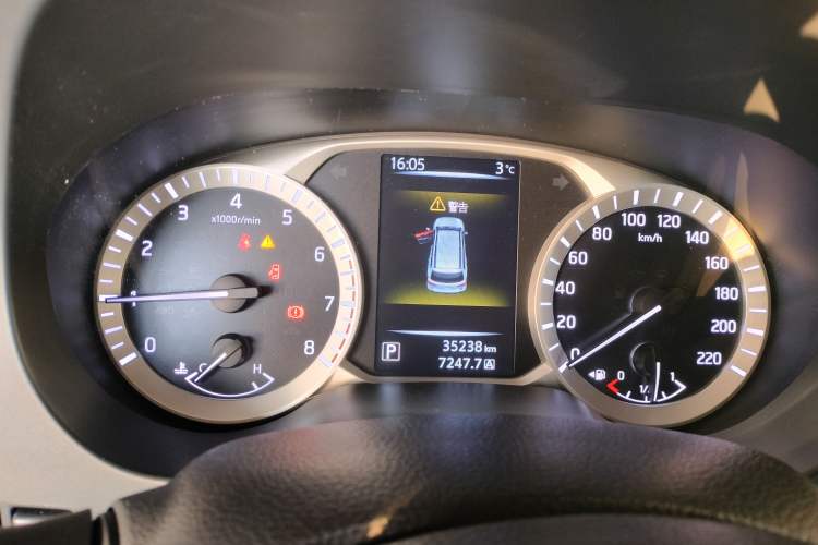 Used Nissan Terra 2020 2.5L XL Upper Automatic Two-Wheel Drive Luxury Edition
