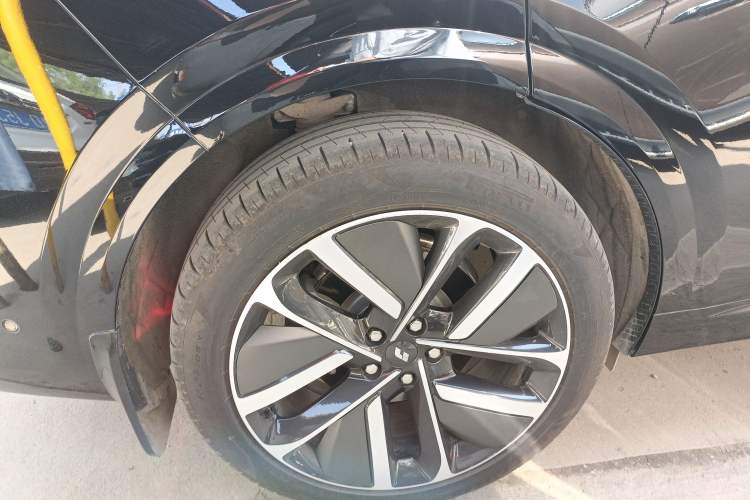 Used Li Auto L6 2024 Pro Model Right Rear Wheel Hub