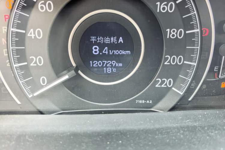 Used Honda CR-V 2012 2.4L four-wheel drive luxury version Odometer Close Up