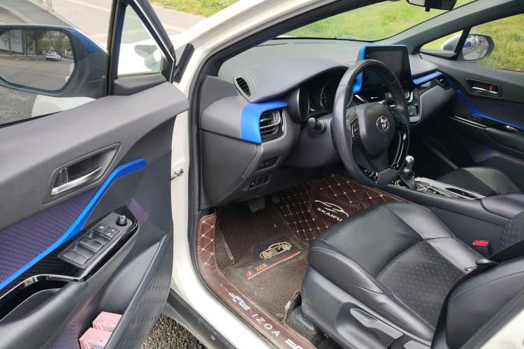 Used Toyota IZOA 2018 2.0L Yichi Version China VI Standard
