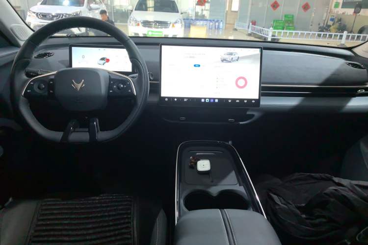 Used ARCFOX T1 2025 Model 320 PRO Center Console