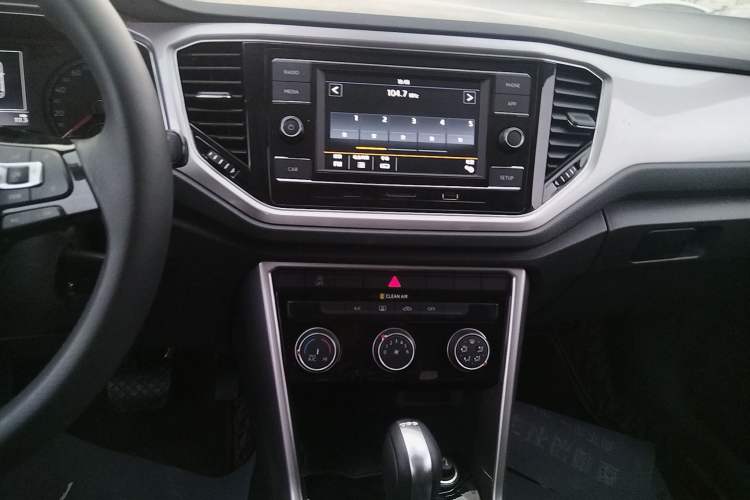 Used Volkswagen T-ROC 2020 230TSI DSG Two-Wheel Drive Advanced Version Audio And AC Panel