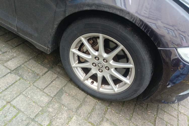 Used Jaguar XJ 2011 XJL 3.0 Panoramic Business Edition Right Front Wheel Hub