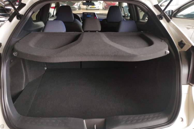 Used Toyota C-HR 2018 2.0L Luxury Edition China V Standard Trunk