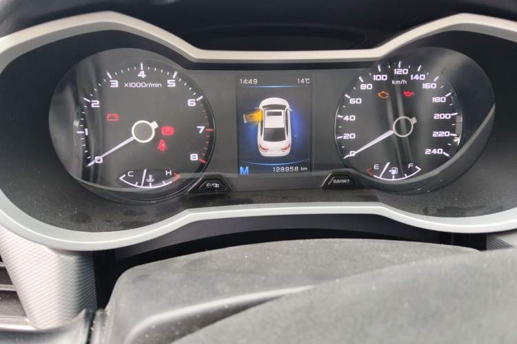 Used Geely Auto Emgrand GL 2018 1.8L Manual Elite Smart Connectivity Version Odometer Close Up