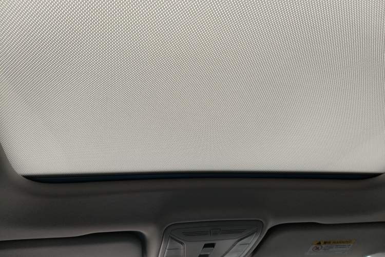 Used Hongqi HS5 2022 Facelifted Version 2.0T Smart Connect Flagship All-Wheel-Drive Edition Headliner