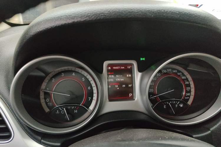 Used Dodge Journey 2013 2.4L Two-Wheel Drive Luxury Version
