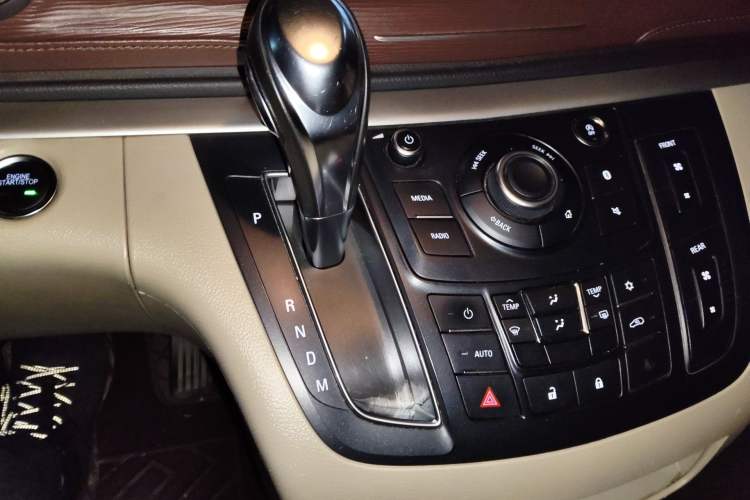 Used Buick GL8 2017 25S Luxury Version China V Standard Gear Lever