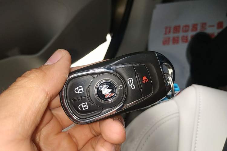 Used Buick GL8 2021 ES Landtrek 653T Comfort Edition