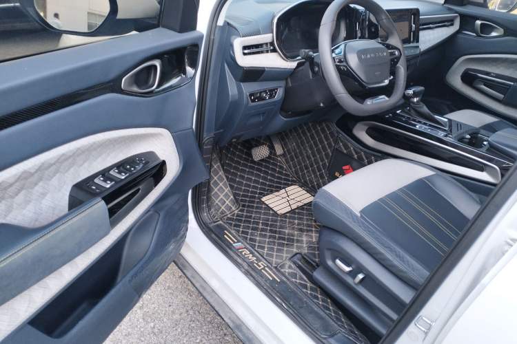 Used Baojun RM-5 2019 1.5T CVT 24-Hour Online Luxury Version 6 Seats