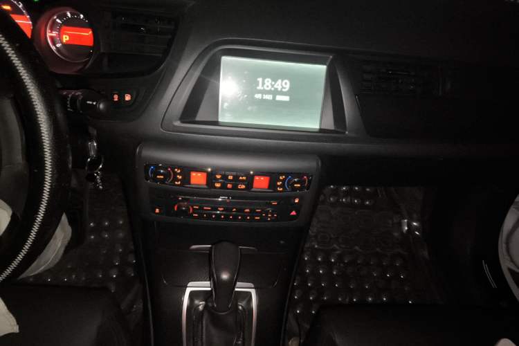 Used Citroen C5 2014 1.6T Automatic Luxury Model Audio And AC Panel