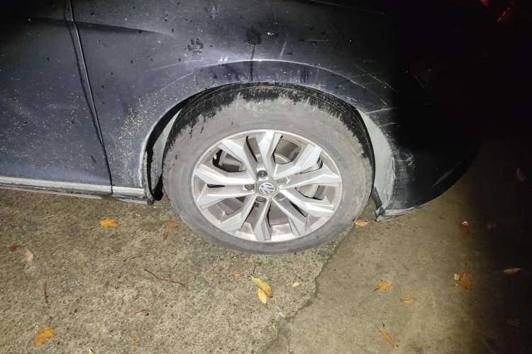 Used Volkswagen Magotan 2018 330TSI DSG Luxury Model Right Front Wheel Hub