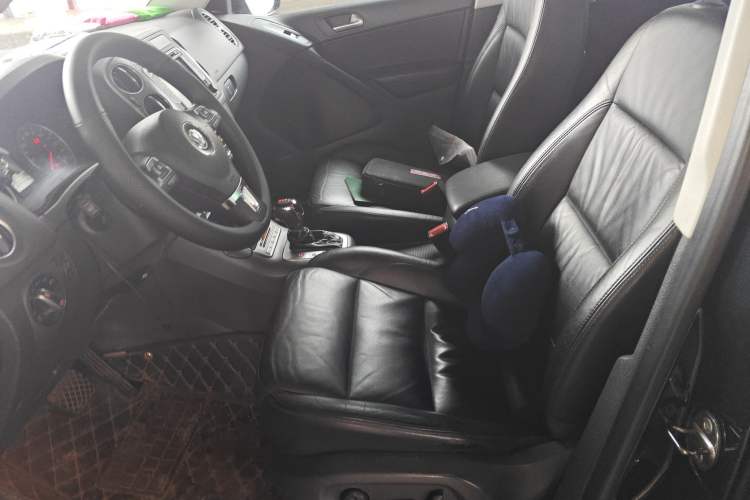 Used Volkswagen Tiguan 2009 2.0 TSI Luxury Edition Left Front Seat