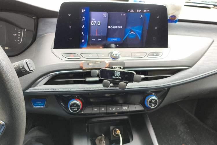 Used Buick Velite 6 2019 Connected Fashion Model