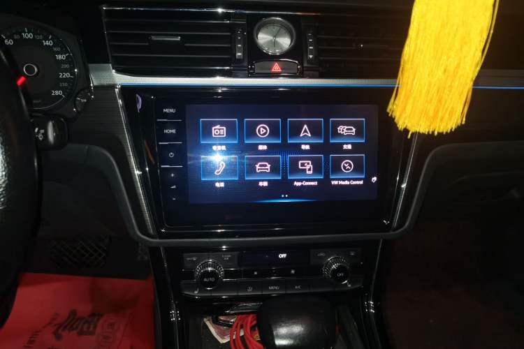 Used Volkswagen Phideon 2016 380TSI Two-Wheel-Drive Luxury Edition
