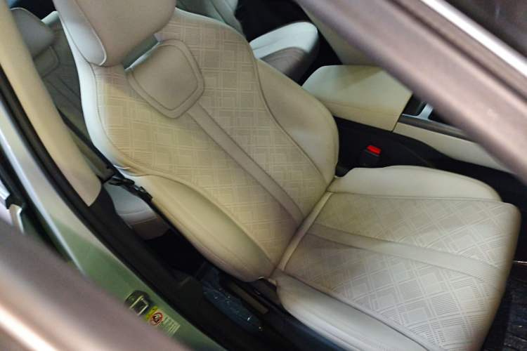 Used BYD Yuan UP 2025 Intelligent Driving Version 401 km Leading Edition