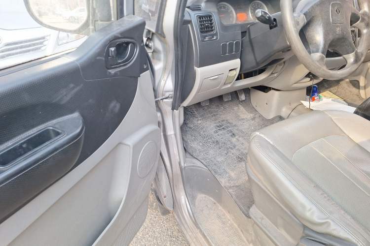 Used FORTHING Lingzhi 2015 M3 1.6L 7-Seater Comfort Model