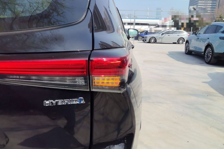 Used Toyota Highlander 2023 2.5L Smart Electric Hybrid Dual-Engine Two-Wheel Drive Elite Version 5 Seats Right Rear Taillight