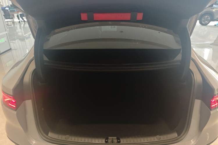 Used BYD Han 2025 DM-i Intelligent Driving Edition 125KM LiDAR Flagship Model Trunk