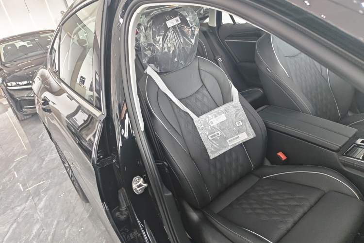 Used Volkswagen Magotan 2026 380TSI DSG Prestige Package—Daimai Package
