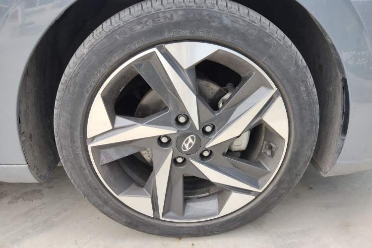 Used Hyundai Elantra 2022 1.5L CVT LUX Prestige Edition Exterior 7