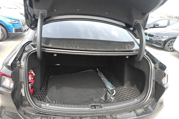 Used Ford Mondeo 2023 EcoBoost 180 Luxury Model Trunk