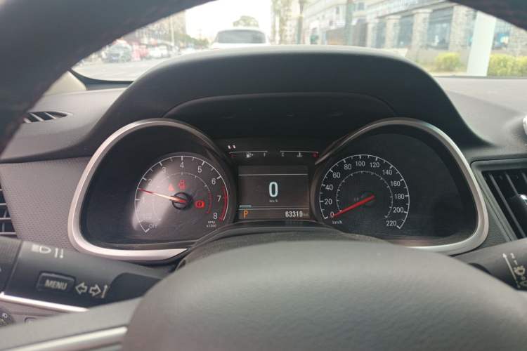 Used Chevrolet Monza 2020 Light Hybrid Redline 320T Dual-Clutch Thrilling Edition