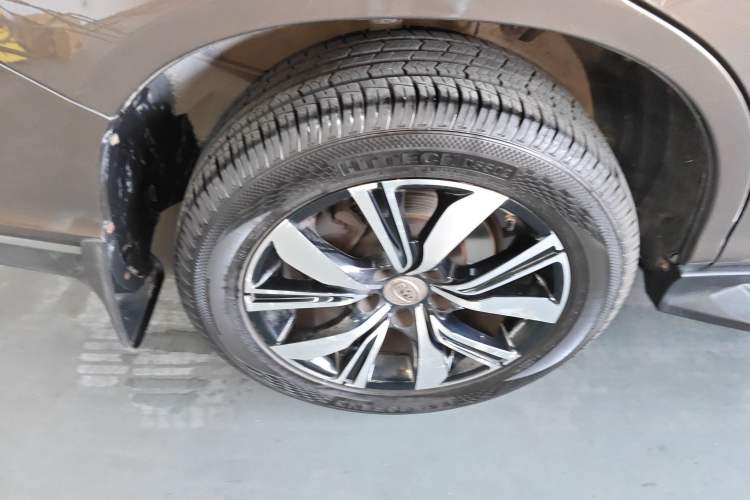 Used BYD S7 2017 2.0T Automatic Prestige Edition Right Rear Wheel Hub