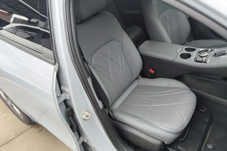 Used Geely Galaxy L6 2025 EM-i 60km Launch Edition Right Front Seat