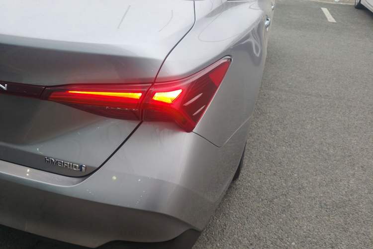 Used Toyota Avalon 2019 Dual-Engine 2.5L Luxury Edition China VI Standard Right Rear Taillight