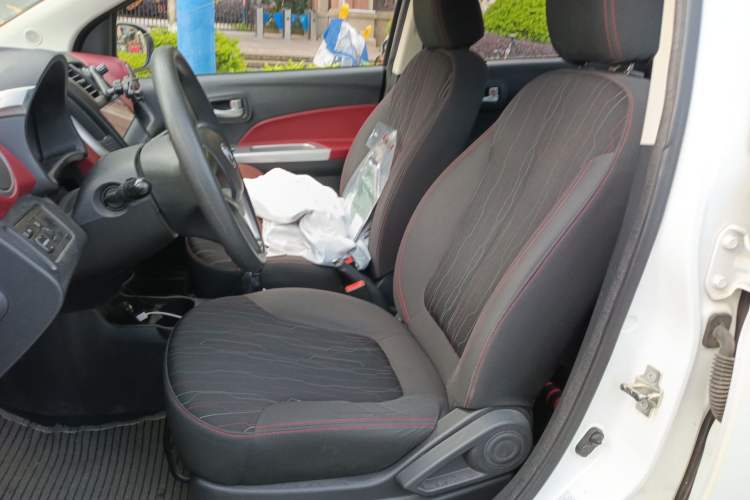 Used CHANGAN Benni 2015 1.4L Manual Luxury Model China V Standard