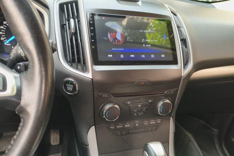 Used Ford Edge 2017 EcoBoost 245 Two-Drive Platinum Edition 5 Seats Audio And AC Panel