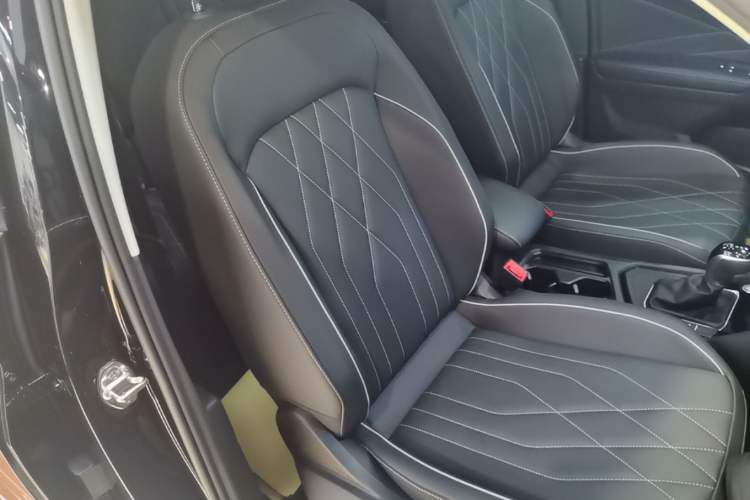 Used Volkswagen Tiguan L 2024 Outstanding Model 330TSI Automatic Two-Wheel Drive R-Line Dragon Glory Edition